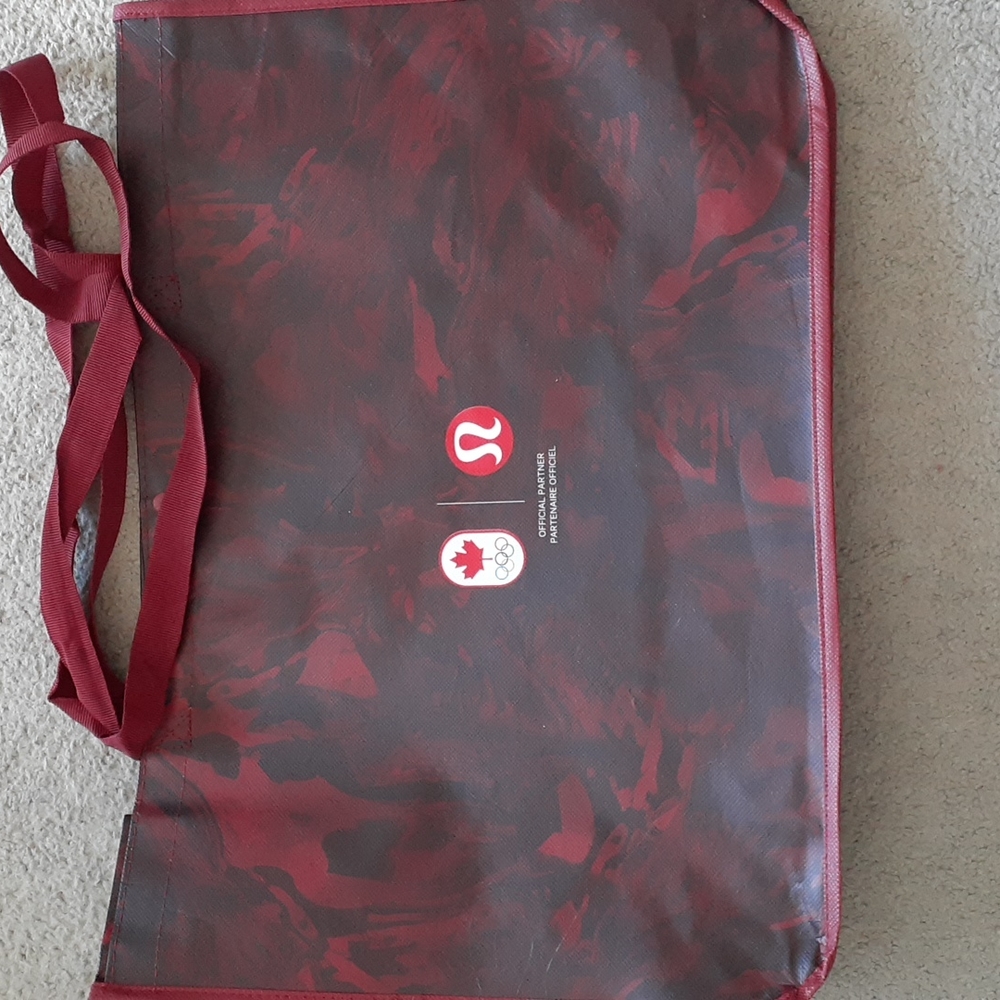 Large Lululemon Reusable Red Tote Bag (1)